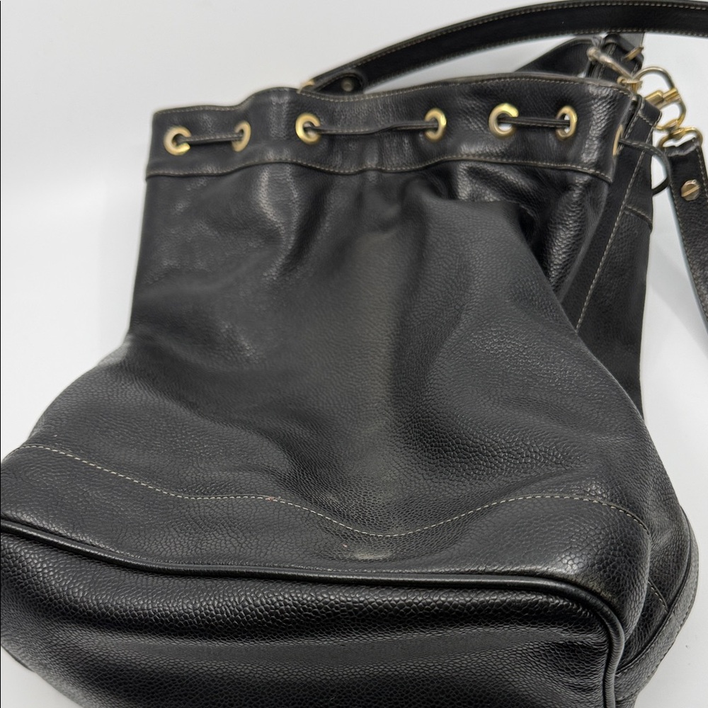 RECO’s Black Pebbled Leather Drawstring Shoulder Bag with Gold Hardware - Picture 2 of 10